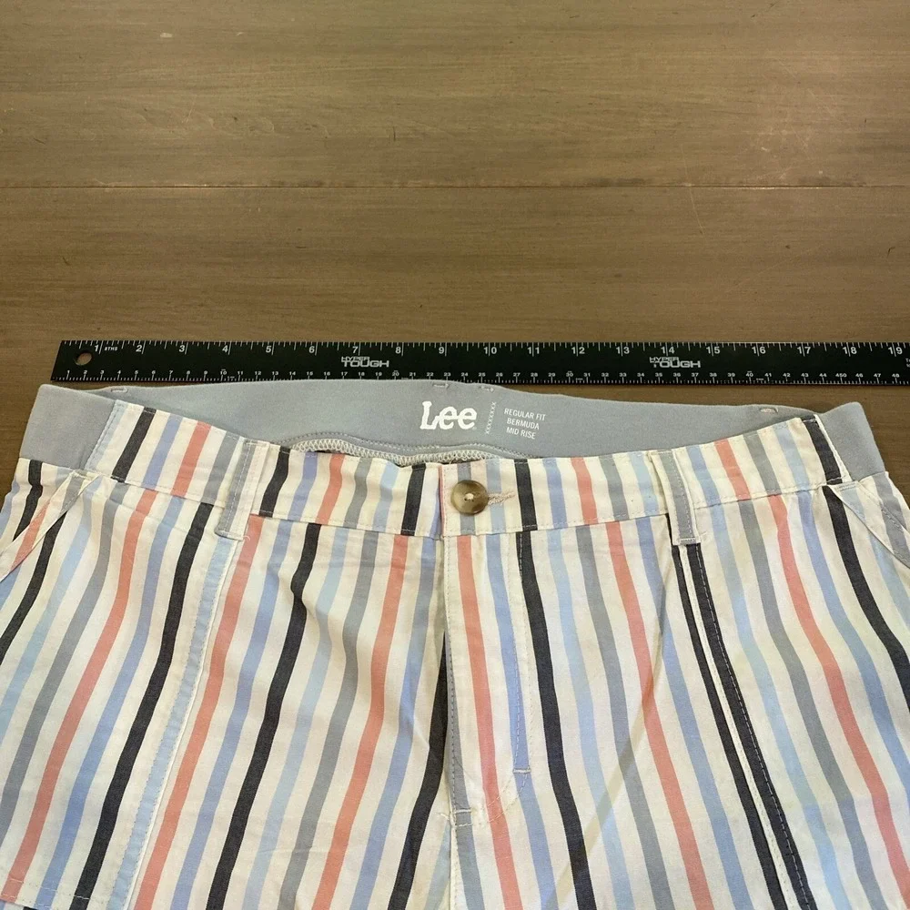 Lee‎ Womens Shorts Size 14 Reg Bermuda Striped Mid Rise Pockets Stretch Waist